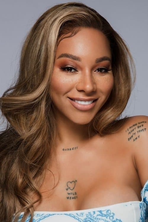 Munroe Bergdorf image