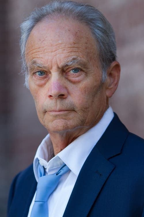 Nic D'Avirro image