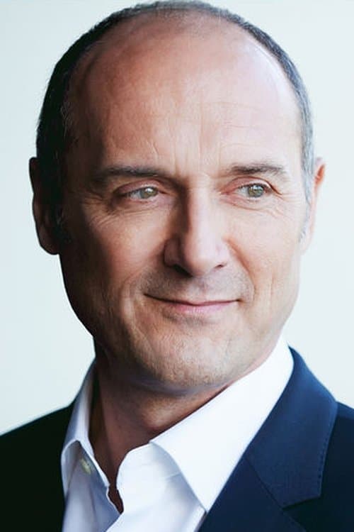 Oliver Becker image