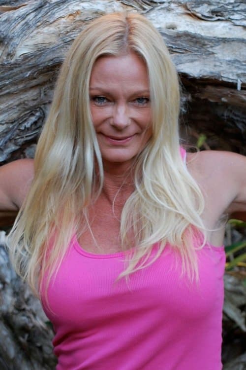 Raye Hollitt image