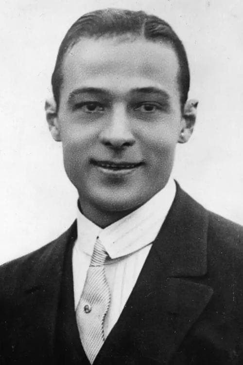 Rudolph Valentino image