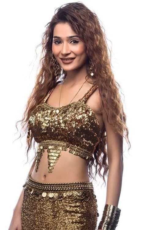 Sara Khan image