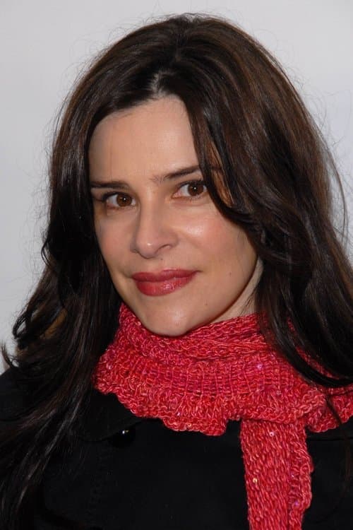 Sarah Lassez image