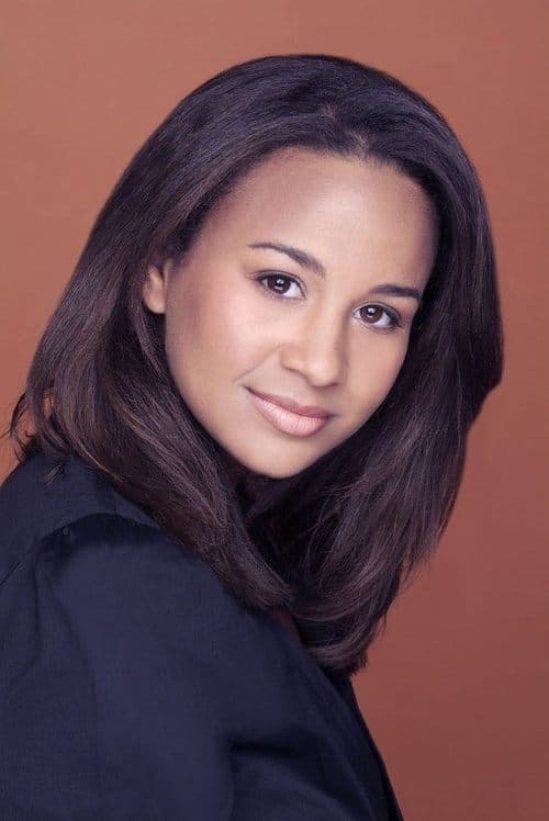 Shadia Simmons image