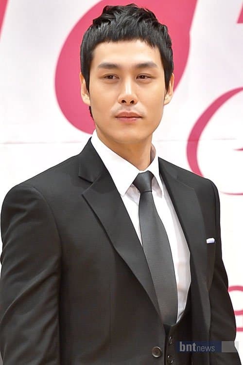 Song Yoo-ha image