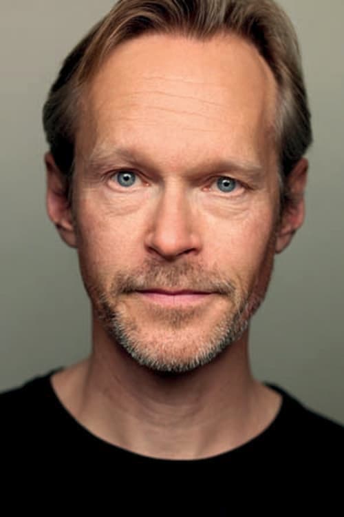 Steven Mackintosh image