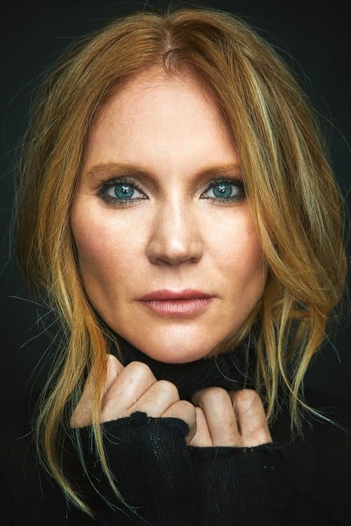 Tara Buck image