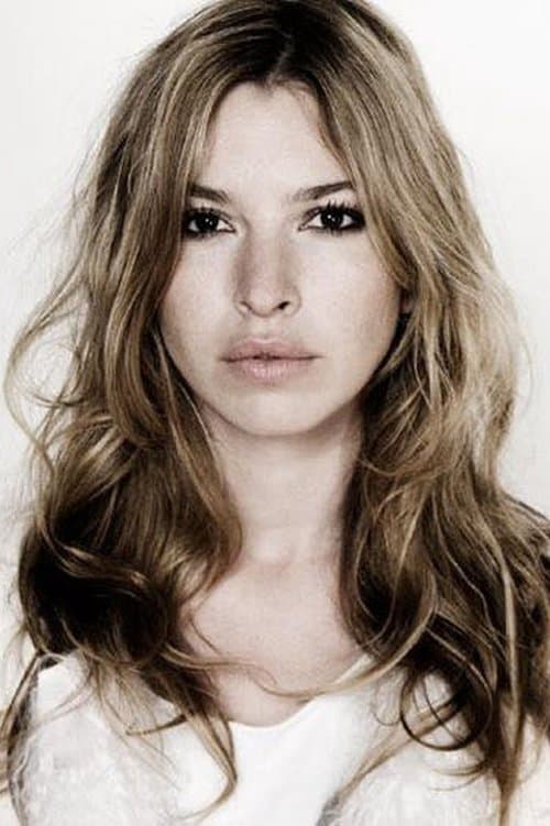 Tara Elders image