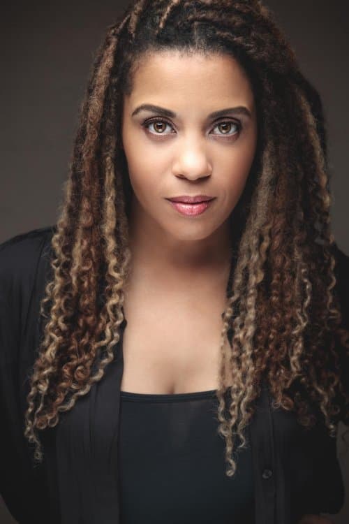 Tia Robinson image