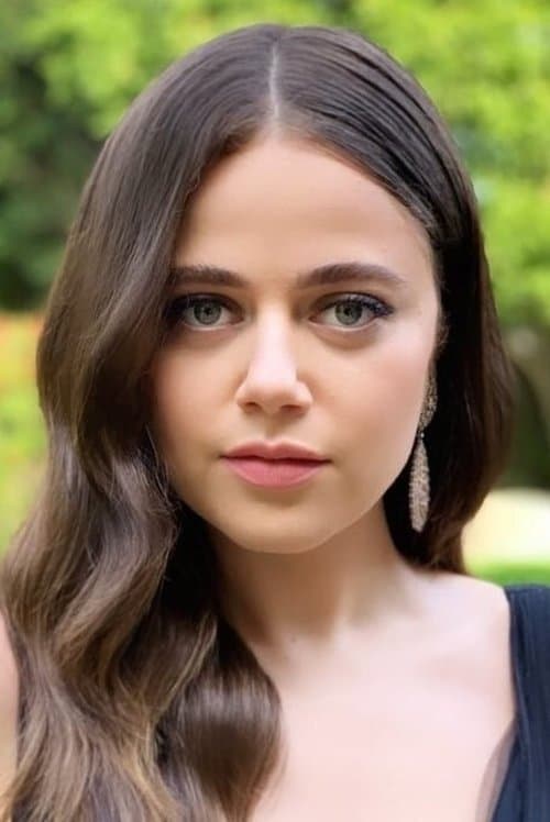 Molly Gordon image