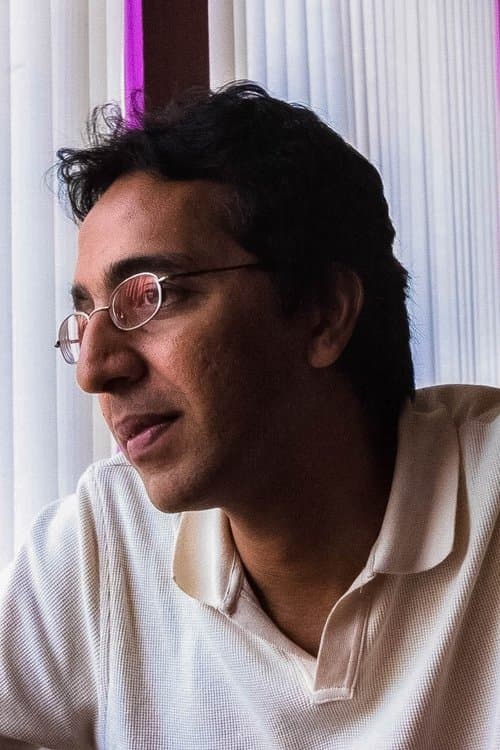 Photo of Ravi L. Bharwani